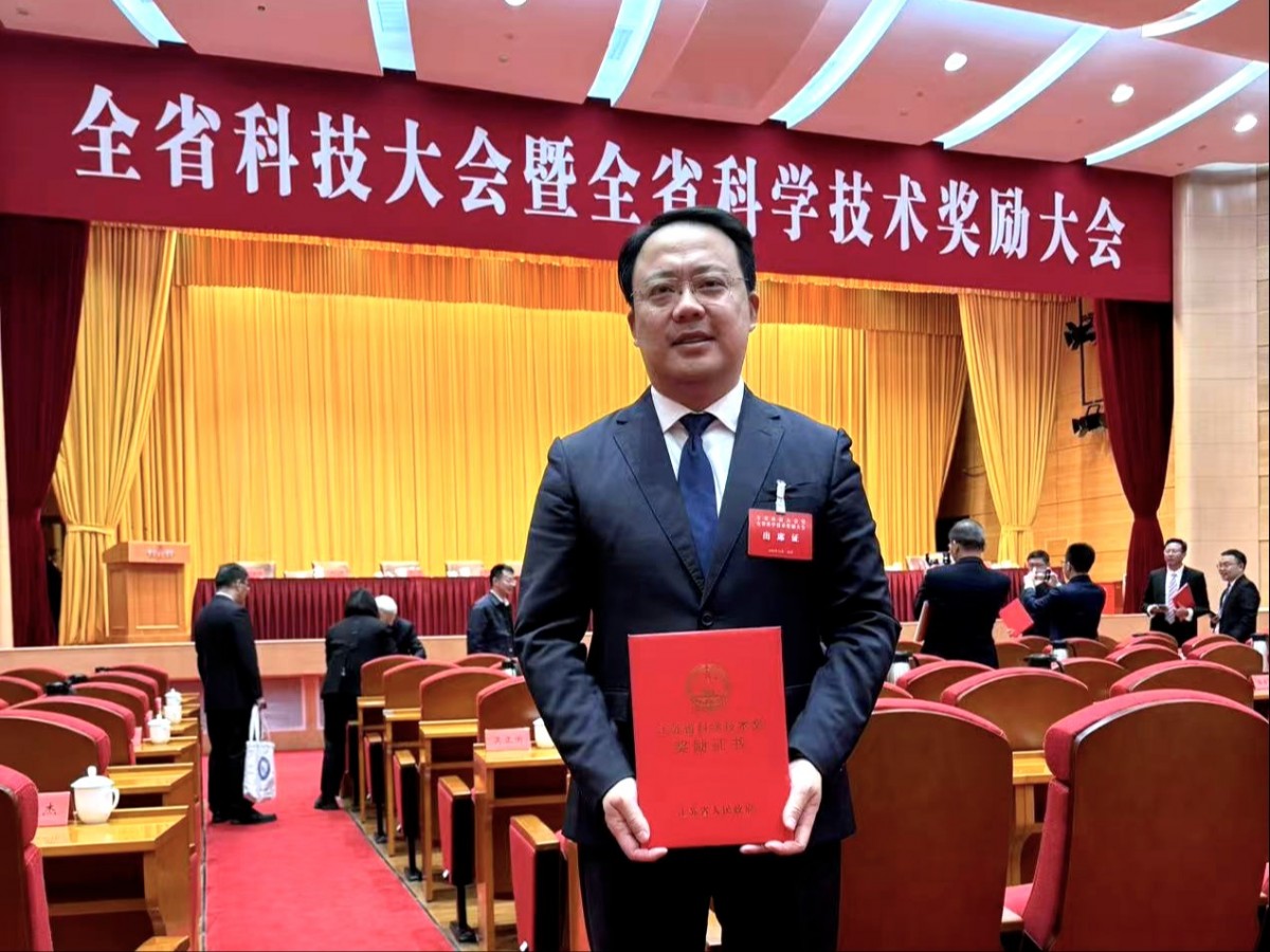 十大网络赌博平台排名
鲁春辉教授荣获2023年度江苏省青年科技杰出贡献奖
