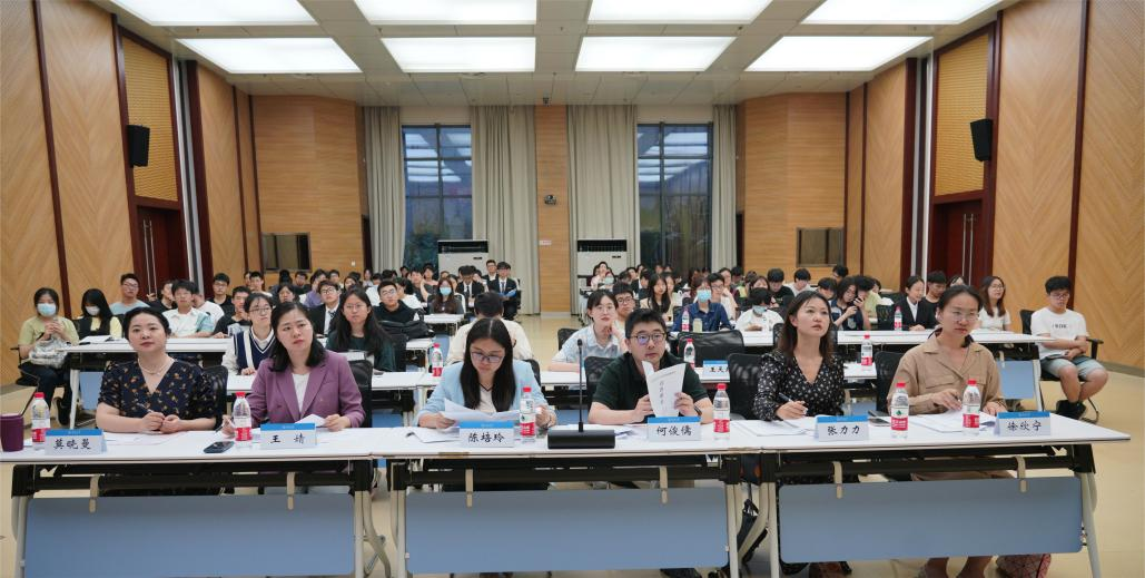 赌博平台
举办第三届“水韵英才”红色研学活动暨信仰公开课