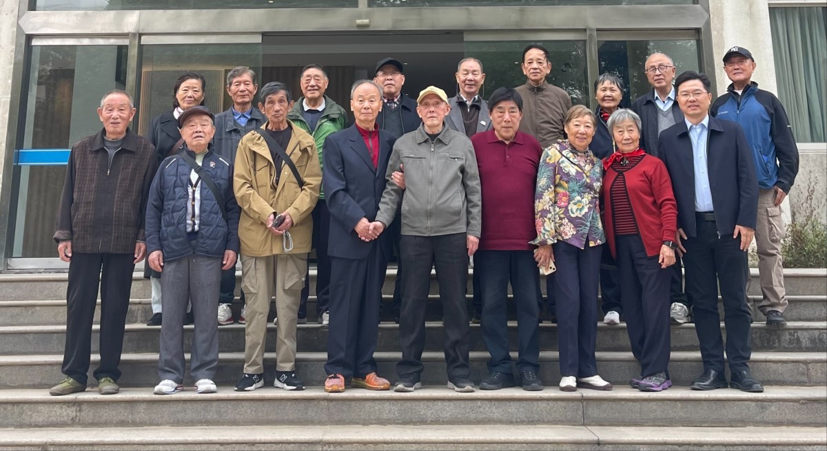 十大网络赌博平台排名
举行水文70届4班毕业55周年返校座谈会