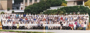 1999年5月1999届河海大学水环赌博平台
99届毕业合影
