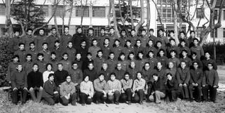 1977年夏华东水利赌博平台
水文77级同学毕业留影