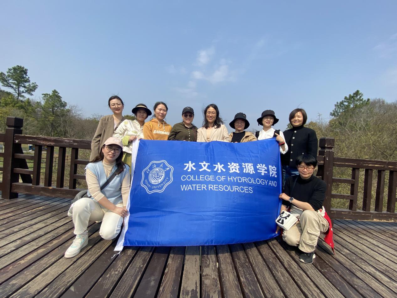 赌博平台
工会开展庆“三八”踏青活动