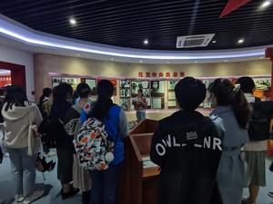 赌博平台
水务、地信专业本科生党支部与机关党委校友工作办公室党支部联合开展主题党日活动